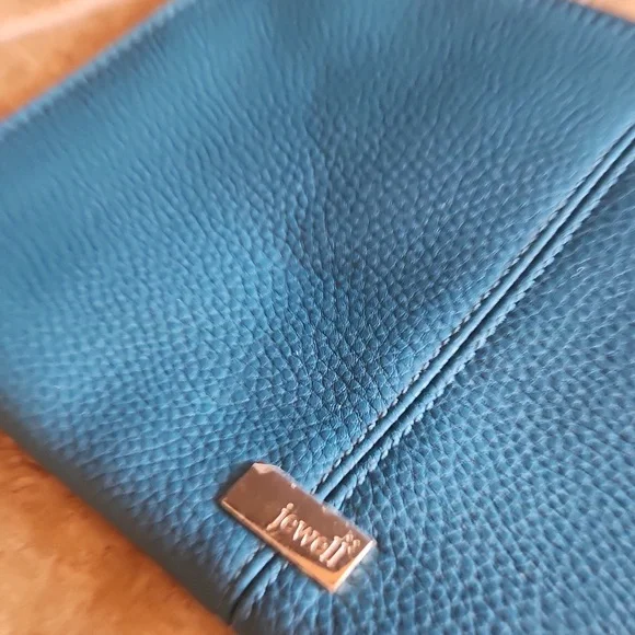 New Jewell By Thirty-one Toiquoise Textured Clutch and Accessory Set - Picture 6 of 7